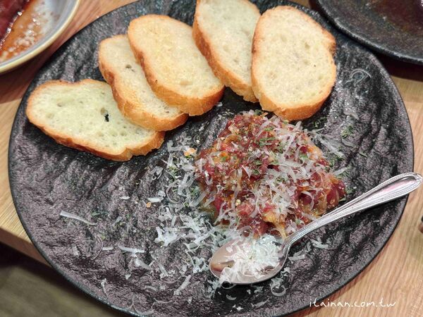 ▲▼福岡超人氣炭火和牛燒肉「炭火焼肉バル AGITO HIRAO」！不訂位吃不到，花形厚切牛舌必吃。（圖／部落客台南好food遊提供）