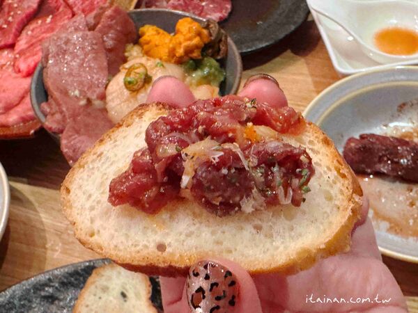 ▲▼福岡超人氣炭火和牛燒肉「炭火焼肉バル AGITO HIRAO」！不訂位吃不到，花形厚切牛舌必吃。（圖／部落客台南好food遊提供）