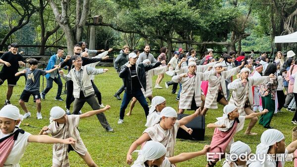 ▲▼太管處特別於12月6日部落音樂會中舉行優秀學生獎助學金頒獎典禮。（圖／太管處提供，下同）