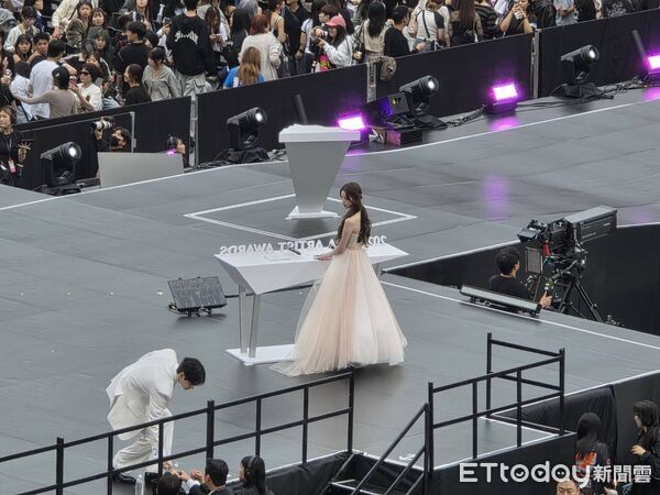 ▲▼張員瑛、李俊昊。（圖／讀者提供）