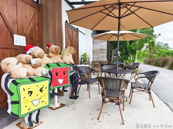 ▲▼礁溪景觀咖啡廳「抹茶山下」，超萌造型小蛋糕每天70組！（圖／部落客紫色微笑提供）