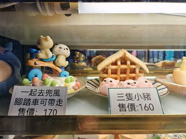 ▲▼礁溪景觀咖啡廳「抹茶山下」，超萌造型小蛋糕每天70組！（圖／部落客紫色微笑提供）