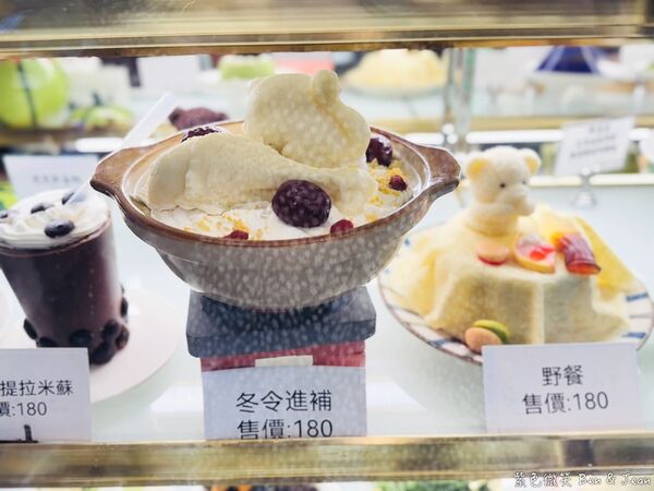 ▲▼礁溪景觀咖啡廳「抹茶山下」，超萌造型小蛋糕每天70組！（圖／部落客紫色微笑提供）