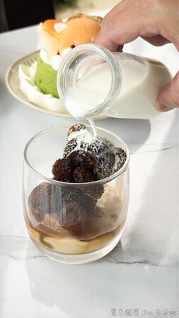 ▲▼礁溪景觀咖啡廳「抹茶山下」，超萌造型小蛋糕每天70組！（圖／部落客紫色微笑提供）