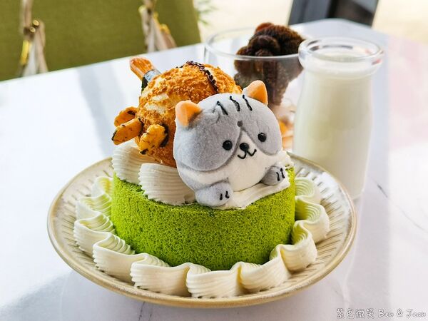 ▲▼礁溪景觀咖啡廳「抹茶山下」，超萌造型小蛋糕每天70組！（圖／部落客紫色微笑提供）