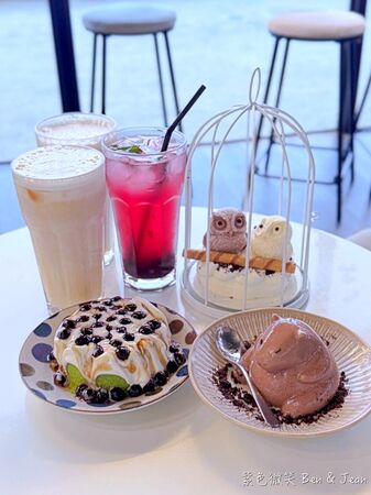 ▲▼礁溪景觀咖啡廳「抹茶山下」，超萌造型小蛋糕每天70組！（圖／部落客紫色微笑提供）