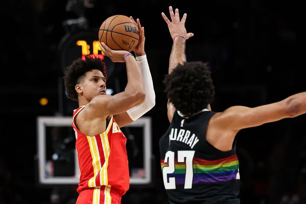 ▲老鷹強森寫下超級大三元紀錄，但球隊仍遭逆轉1分吞敗。（圖／達志影像／美聯社）