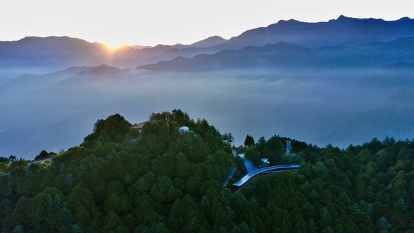 ▲▼阿里山祝山觀日列車。（圖／阿里山林業鐵路及文化資產管理處提供，吳明翰攝）