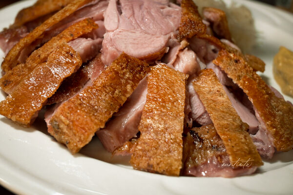 ▲▼宜蘭員山「鄉村風味」，田野中的窯烤餐廳，酥脆餅皮窯烤披薩，推薦脆皮德國豬腳。（圖／部落客水晶提供）