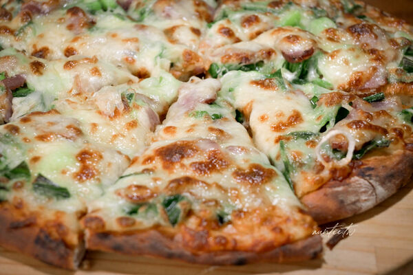 ▲▼宜蘭員山「鄉村風味」，田野中的窯烤餐廳，酥脆餅皮窯烤披薩，推薦脆皮德國豬腳。（圖／部落客水晶提供）