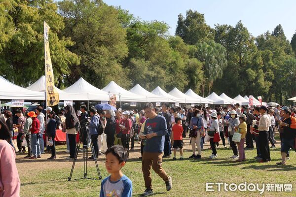 ▲2025 雲林滷肉飯節今在古坑綠色隧道登場，現場飄散濃郁滷香。（圖／記者游瓊華翻攝）