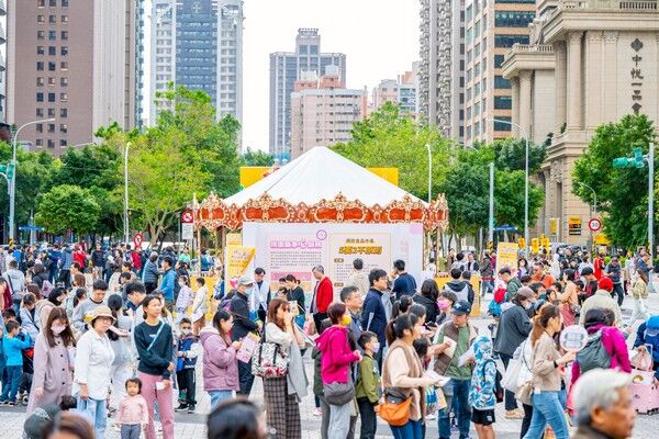 ▲桃食安心嘉年華表揚食安星級評等業者