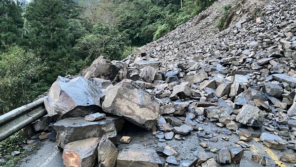▲▼宜蘭太平山國家森林遊樂區內道路、宜專一線8.5K處土石崩塌，雙向通行中斷。（圖／翻攝太平山國家森林遊樂區）