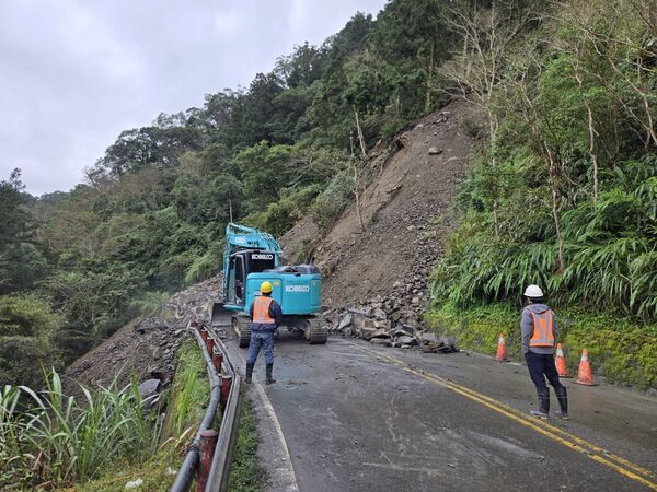 ▲▼宜蘭太平山國家森林遊樂區內道路、宜專一線8.5K處土石崩塌，雙向通行中斷。（圖／翻攝太平山國家森林遊樂區）