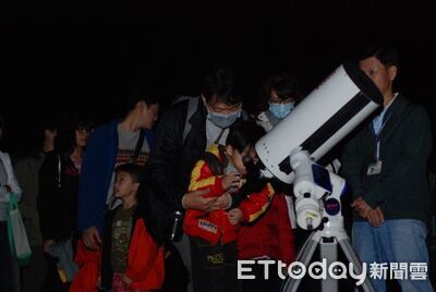 冬夜最美「天際煙火」！雙子座流星雨極大期將至　南瀛天文館籲不能錯過