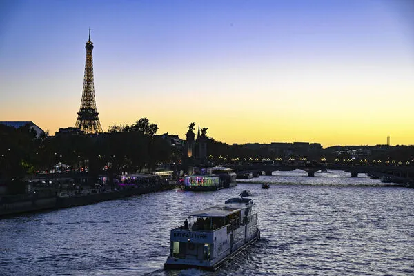 ▲▼巴黎街景,法國巴黎,巴黎鐵塔,艾菲爾鐵塔（Eiffel Tower）,香榭麗舍大道。（圖／達志影像／美聯社）