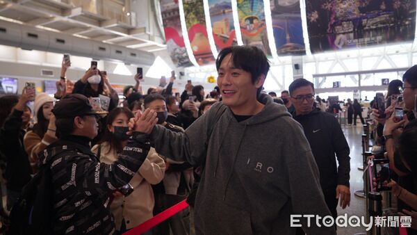 ▲▼直擊／「哈洗大叔」崔代勳、嚴志媛、MEOVV、潤娥、惠利。（圖／記者吳睿慈攝）