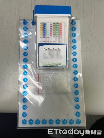 ▲▼吳男毒駕逃進淡水馬偕醫院，優勢警力將吳男壓制逮捕，警方在吳男隨身保溫瓶內發現毒品安非他命             。（圖／記者陳以昇翻攝）