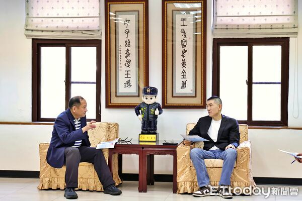 ▲基隆警加強取締「不停讓行人」。（圖／記者郭世賢翻攝）