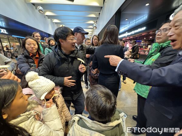 ▲台南芭樂與鳳梨在荷蘭展售會開賣即秒殺，旅歐台人與當地民眾踴躍搶購，黃偉哲市長展現外銷拓銷成果。（記者林東良翻攝，下同）