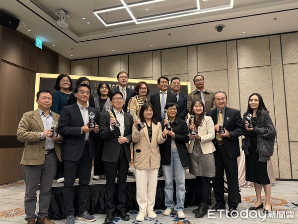 ▲▼「東海岸大地藝術節-月光‧海音樂會」從眾多優秀競爭者中脫穎而出，一舉奪下「第十二屆公共服務活動類-銀質獎」。（圖／東管處提供，下同）