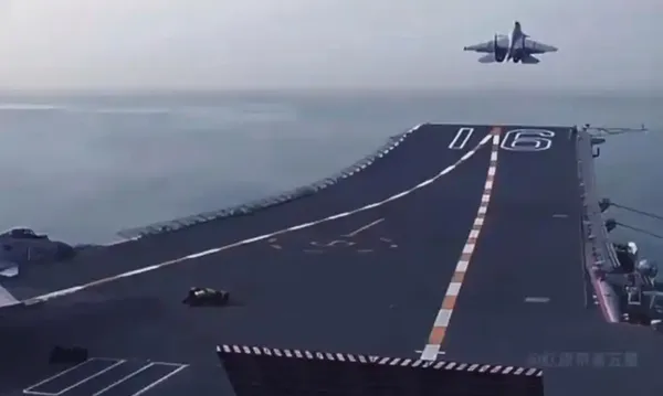 ▲▼   遼寧艦          。（圖／翻攝 央視、百度）