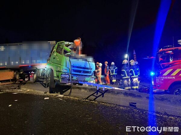 ▲新北市貢寮區台2線99公里處（往宜蘭方向），8日凌晨4時43分發生一起死亡車禍。（圖／記者郭世賢翻攝，下同）