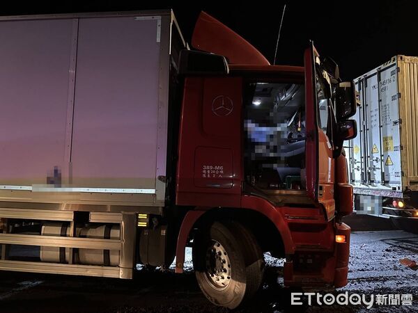 ▲新北市貢寮區台2線99公里處（往宜蘭方向），8日凌晨4時43分發生一起死亡車禍。（圖／記者郭世賢翻攝，下同）