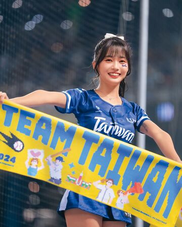 慈妹是富邦啦啦隊員，擁有不少死忠粉絲。（翻攝自慈妹IG）
