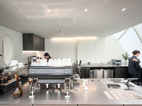 ▲▼桃園中壢預約制太空站咖啡館「R.B.C COFFEE HEAD咖啡專門店」，品味自烘單品與大人系甜點。（圖／部落客VIVIYU提供）