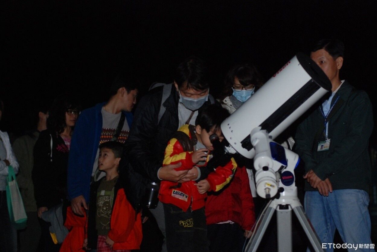 冬夜最美「天際煙火」!雙子座流星雨極大期將至 南瀛天文館籲不能錯過