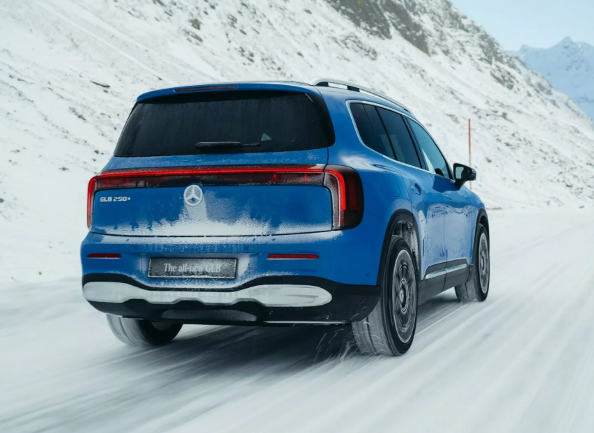 ▲新一代賓士GLB以電動車先發！未來還會有油車版。（圖／翻攝自賓士）