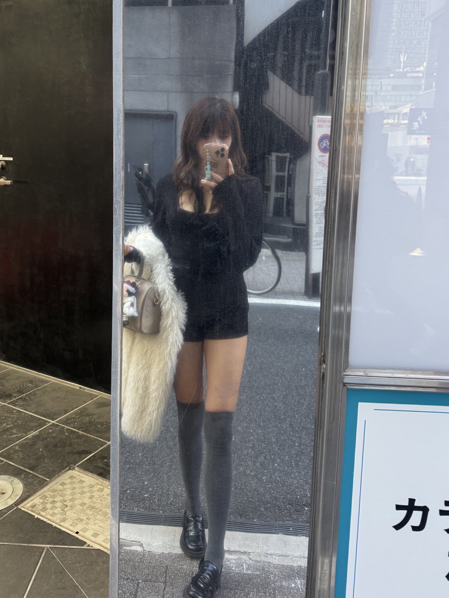 ▲▼身體一半都是腿！22歲綠川希星「零修圖自拍照」太狂。（圖／翻攝自X、IG）