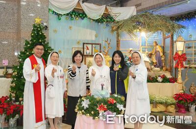 聖馬爾定醫院點亮聖誕馬槽 傳遞溫暖祝福