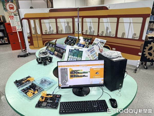 ▲紅瓦厝國小打造沉浸式安全教育場景，小舞者以肢體呈現交通、水域與防災情境。（記者林東良翻攝，下同）