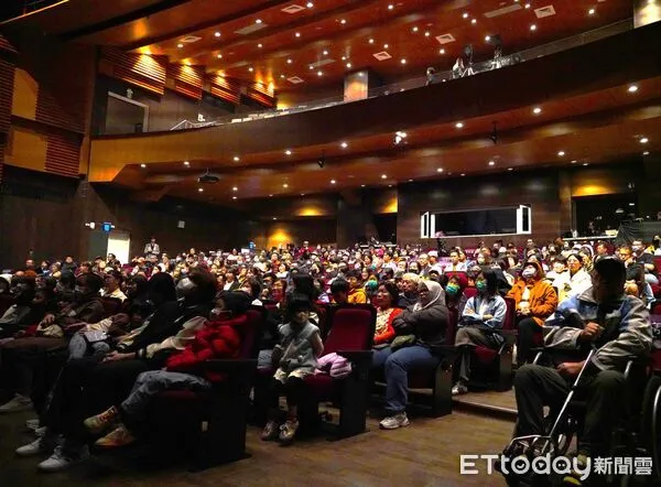 ▲恆春文化中心劇場館舉辦「流金歲月民歌演唱會」             。（圖／屏東縣政府文化處提供）