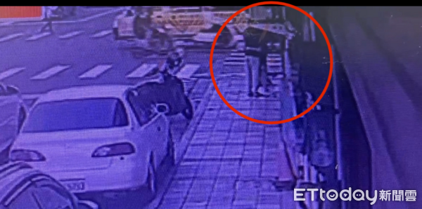 ▲▼街頭擁抱             。（圖／記者陳宏瑞翻攝）