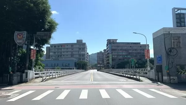 ▲汐止社后橋陸閘軌道12／15起施工。（圖／新北市水利局提供）