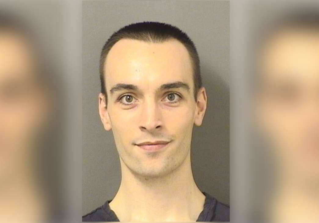 科學老師用「Google共享文件」私聊學生 在教室、家中性虐被捕