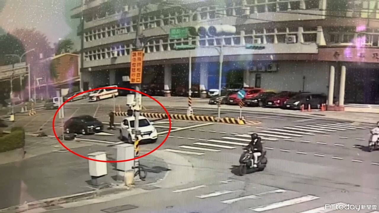 71歲男國道肇逃又進市區連撞！少年隊長機警攔車...拘捕駕駛送辦