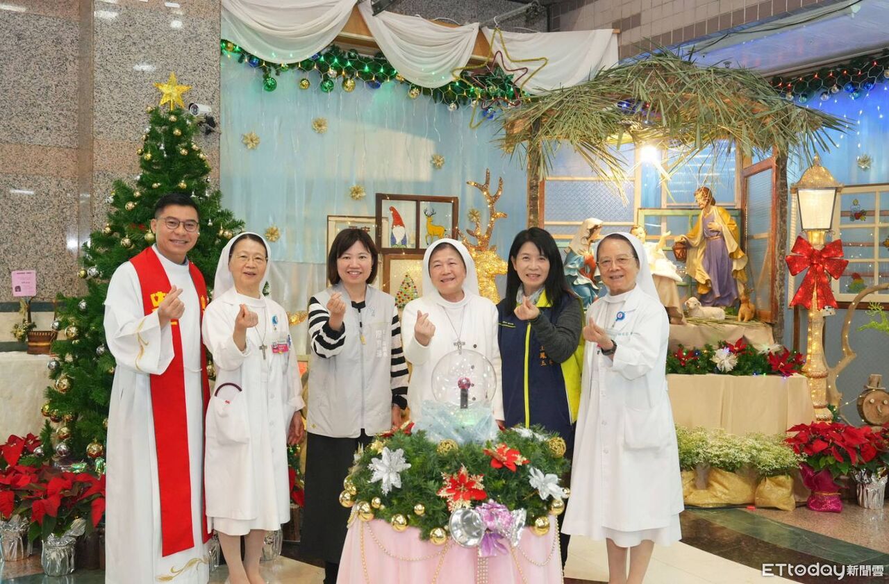 聖馬爾定醫院點亮聖誕馬槽 傳遞溫暖祝福