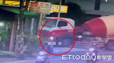 驚悚畫面曝！高雄水泥車右轉撞腳踏車　女騎士雙腿當場遭輾斷