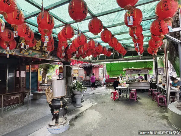 ▲▼中壢在地人早餐中壢隱藏美味，土地公廟前超人氣豬肝粥小吃攤。（圖／部落客DARREN提供）