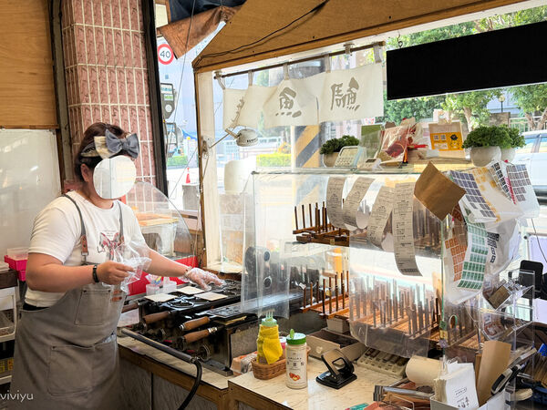 ▲▼「豪野家蜜糖千層鯛魚燒」獨特千層酥皮X創意爆餡鯛魚燒，28層酥脆餅皮，隱藏版香菜花生布蕾更是驚艷。（圖／部落客VIVIYU提供）