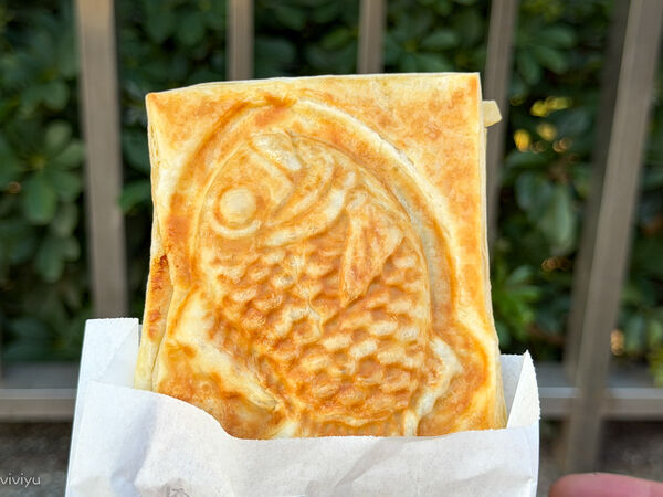 ▲▼「豪野家蜜糖千層鯛魚燒」獨特千層酥皮X創意爆餡鯛魚燒，28層酥脆餅皮，隱藏版香菜花生布蕾更是驚艷。（圖／部落客VIVIYU提供）