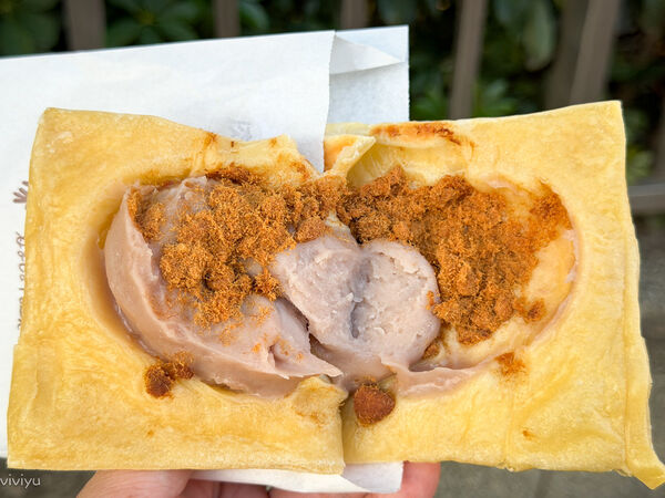 ▲▼「豪野家蜜糖千層鯛魚燒」獨特千層酥皮X創意爆餡鯛魚燒，28層酥脆餅皮，隱藏版香菜花生布蕾更是驚艷。（圖／部落客VIVIYU提供）