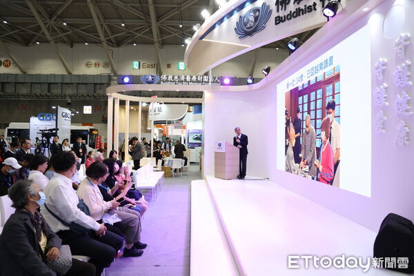 ▲花蓮慈院李啟誠副院長分享結合細胞、基因與免疫療法三者兼具的創新癌症治療。（圖／慈濟醫學中心提供，下同）