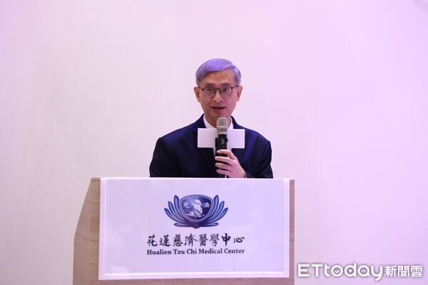 ▲花蓮慈院李啟誠副院長分享結合細胞、基因與免疫療法三者兼具的創新癌症治療。（圖／慈濟醫學中心提供，下同）