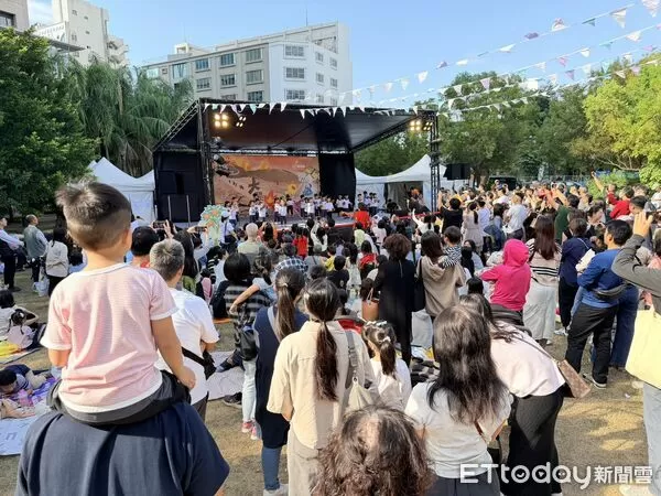 ▲今年德妮嗨派對以「種萌伴大鬧火焰山」為主題，三大遊戲館吸引大量親子闖關。（記者林東良翻攝，下同）