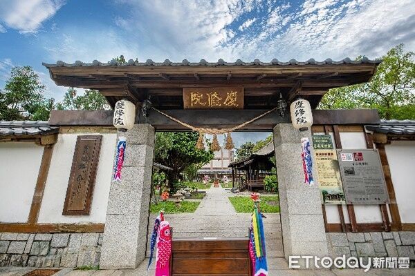 ▲▼授證儀式由太魯閣客運董事長蘇尚泳（右）接受授證。（圖／縱管處提供，下同）